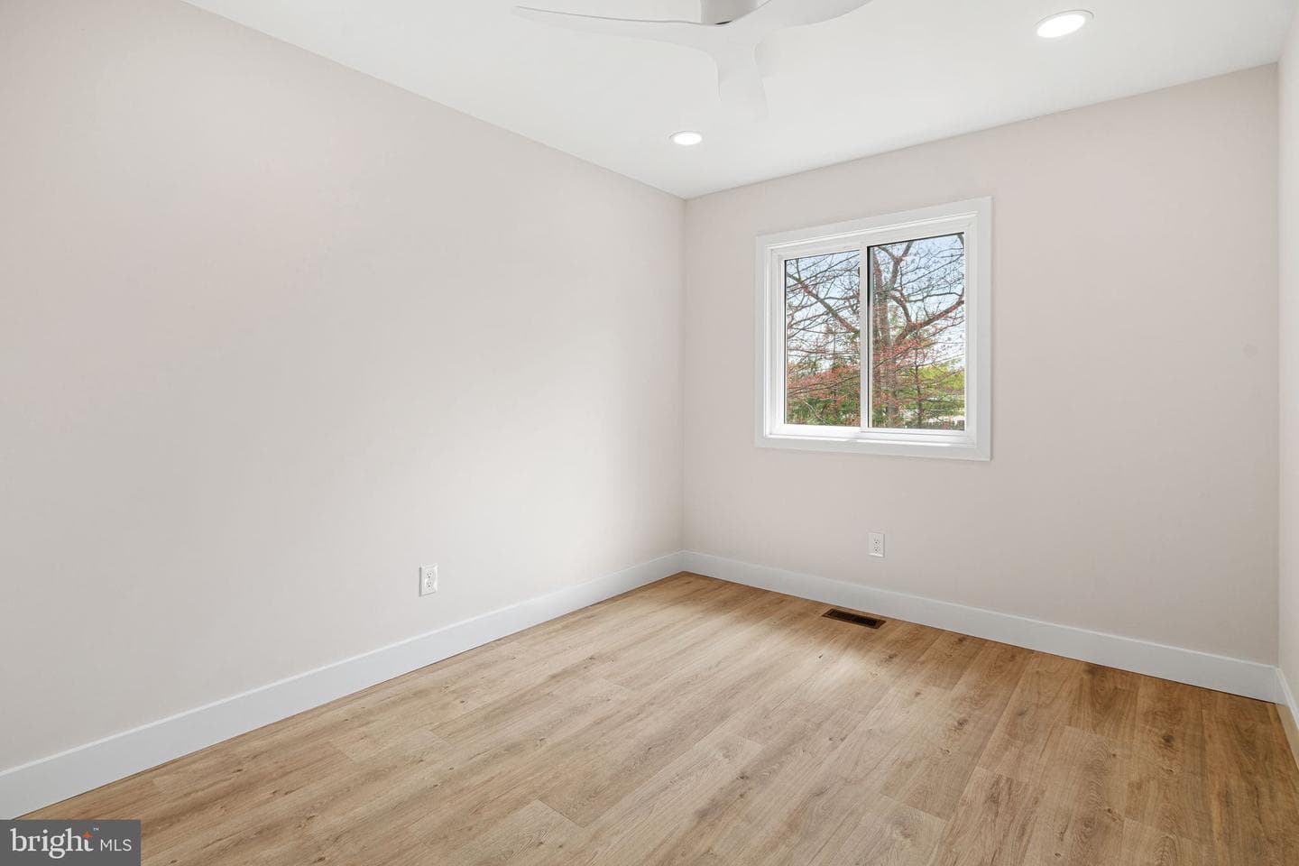 323 Winding Way photo 20