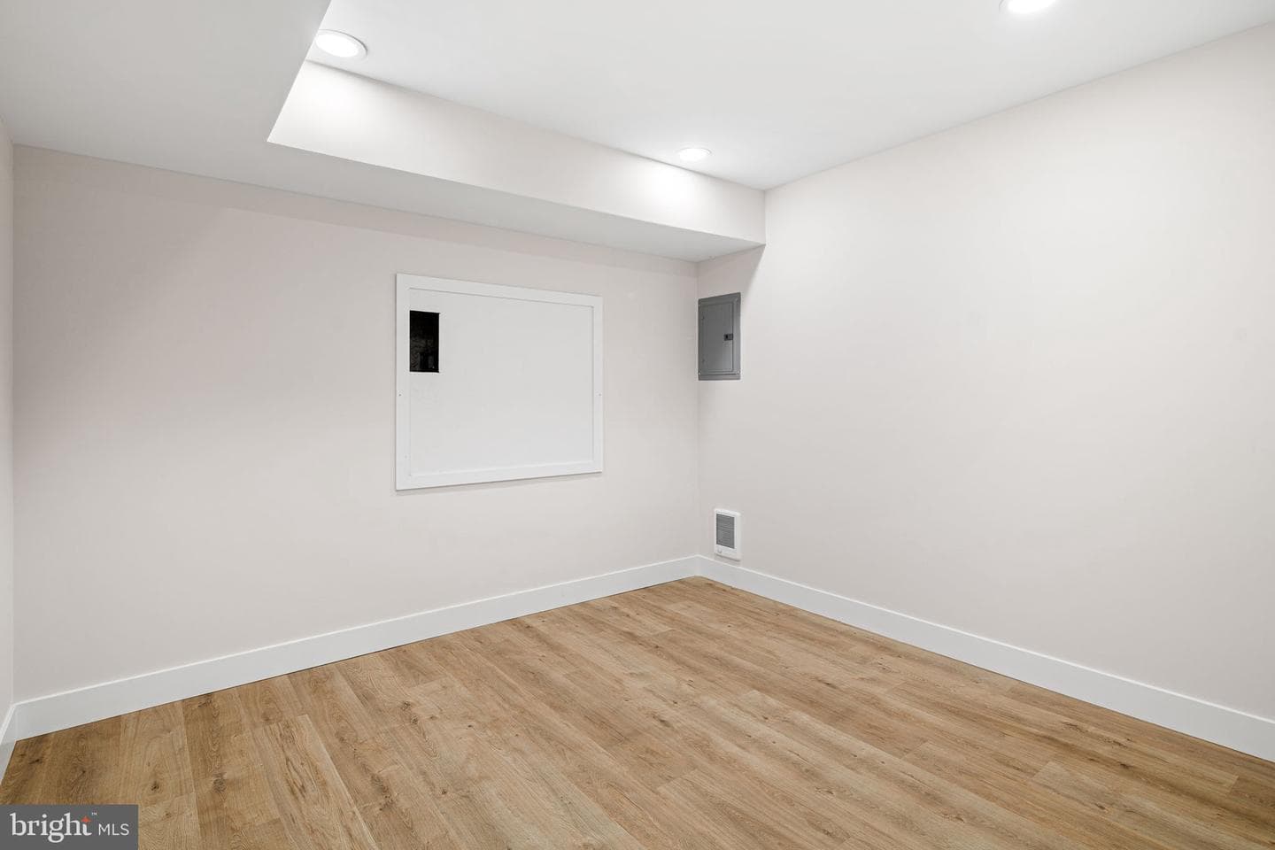 323 Winding Way photo 32