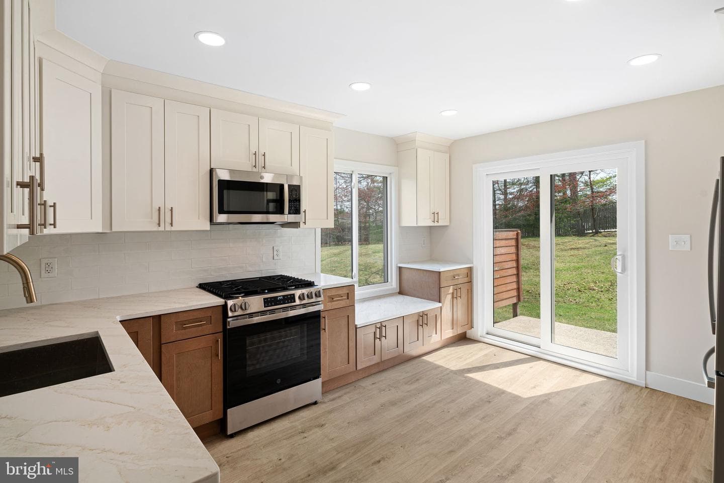 323 Winding Way photo 6