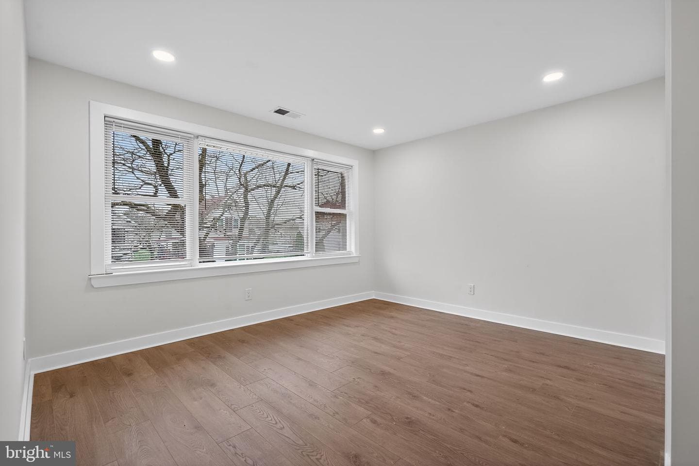 410 Cadwalader Avenue photo 25