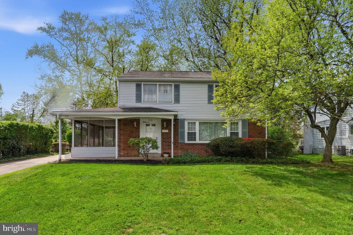 715 N Henderson Road