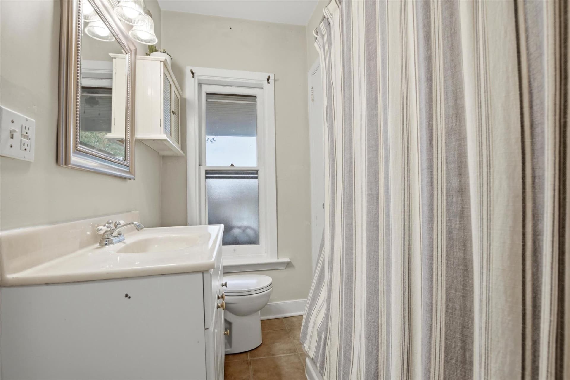54 Franklin Avenue photo 9