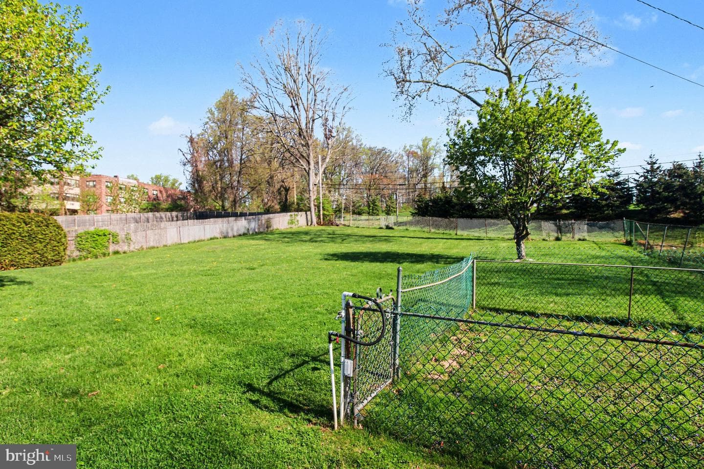 908 Fraser Road photo 32