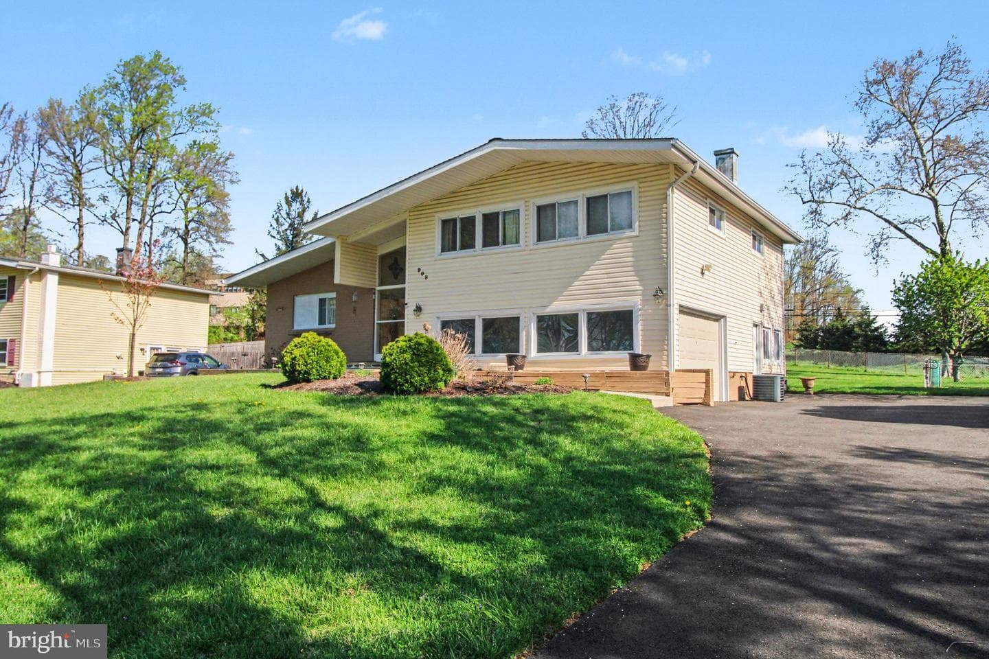 908 Fraser Road photo 4