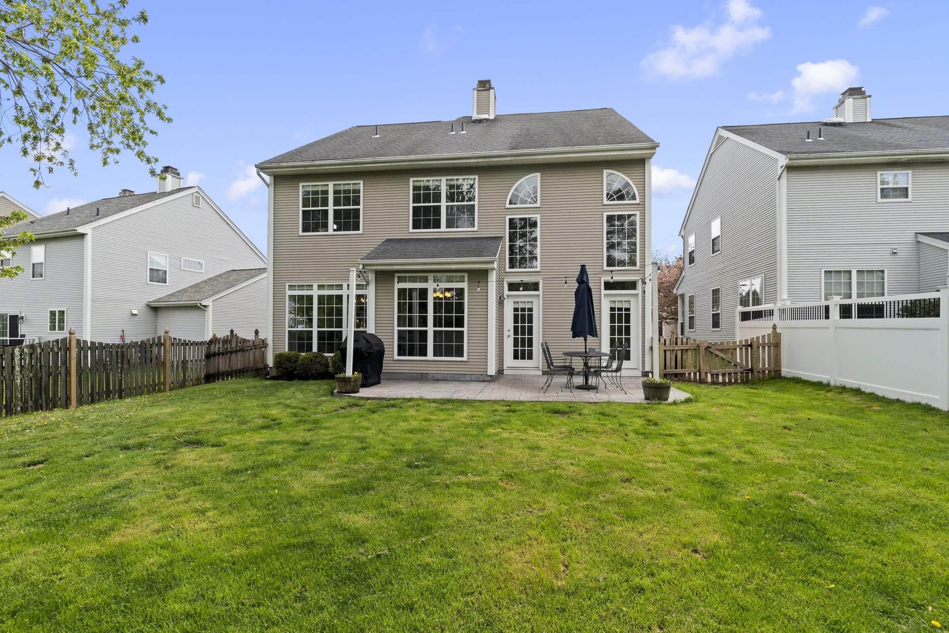 105 Shire Lane photo 38