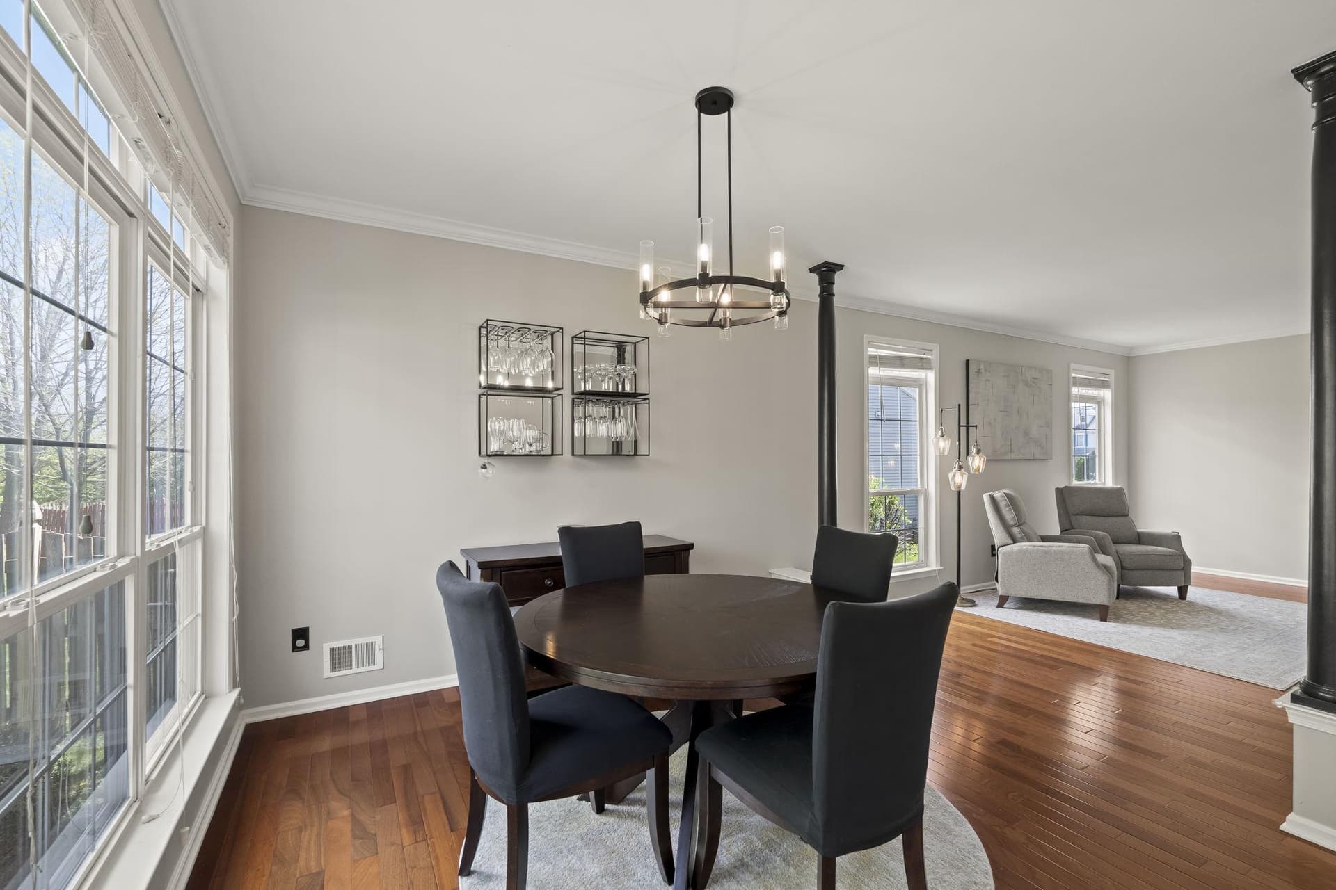 105 Shire Lane photo 8