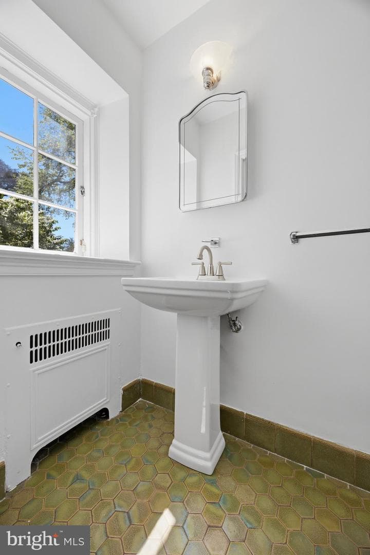 326 Winding Way photo 14