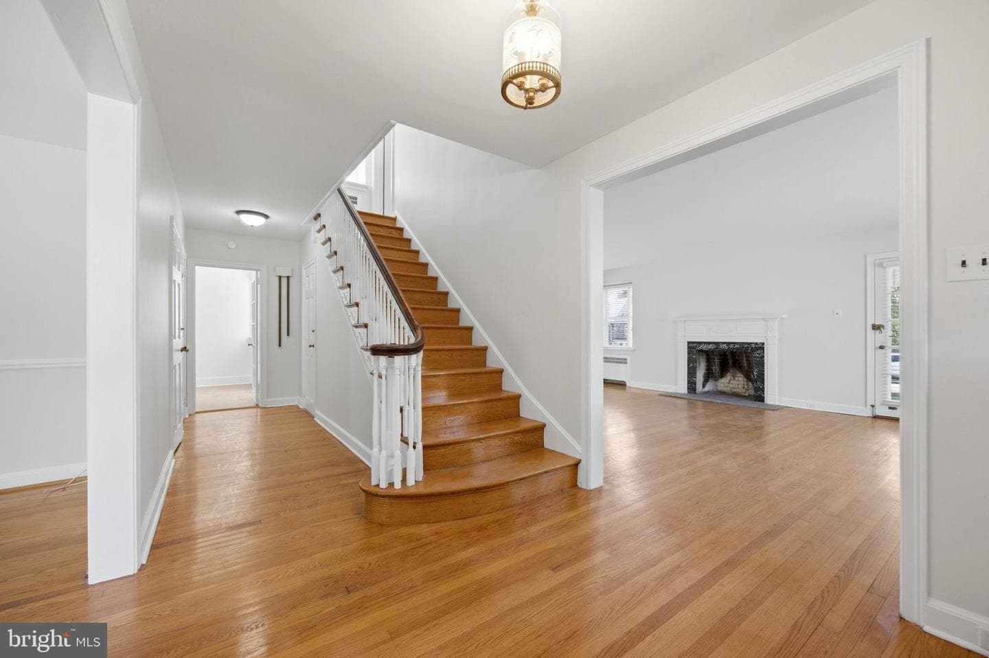 326 Winding Way photo 3