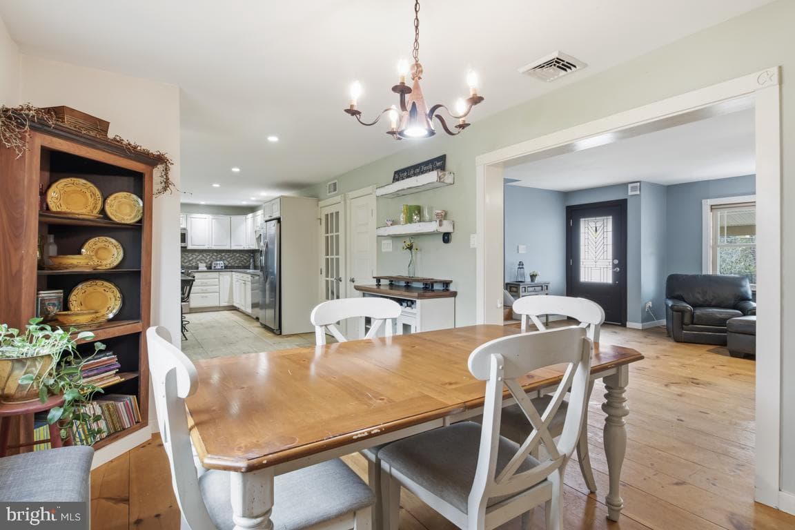 220 Hibbert Road photo 12