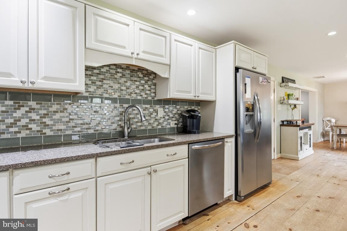 220 Hibbert Road photo 13