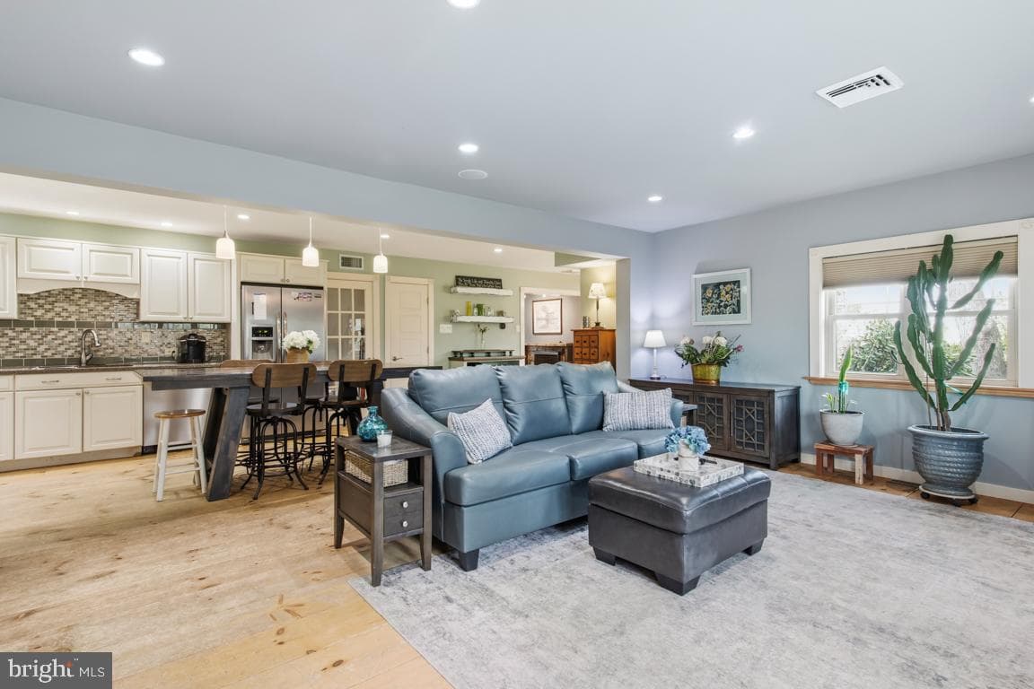 220 Hibbert Road photo 15