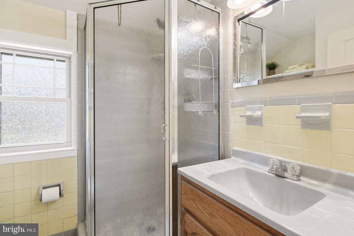 220 Hibbert Road photo 21