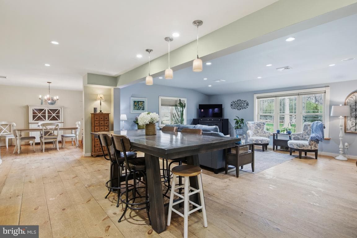220 Hibbert Road photo 4