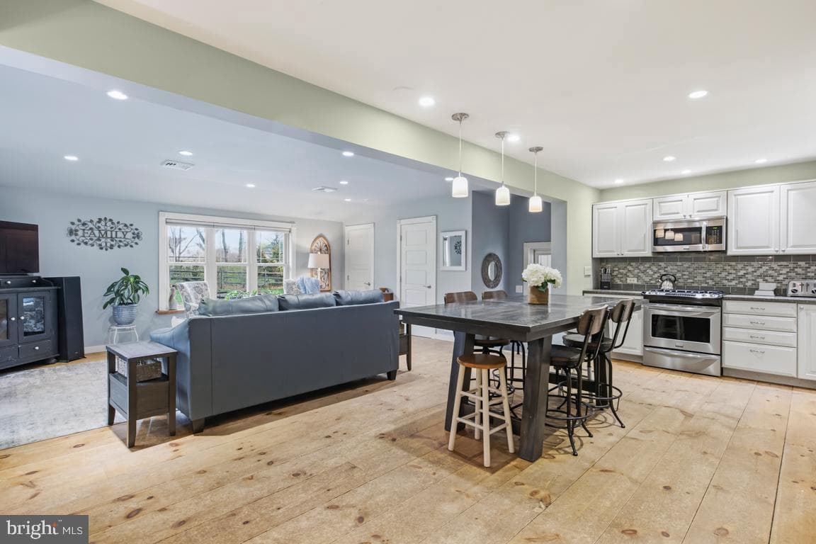 220 Hibbert Road photo 5