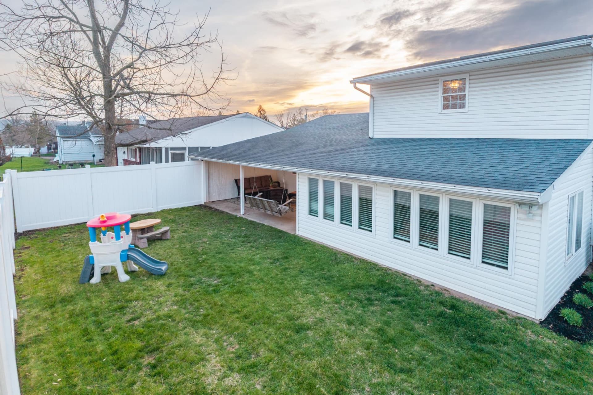 113 Linden Street photo 48