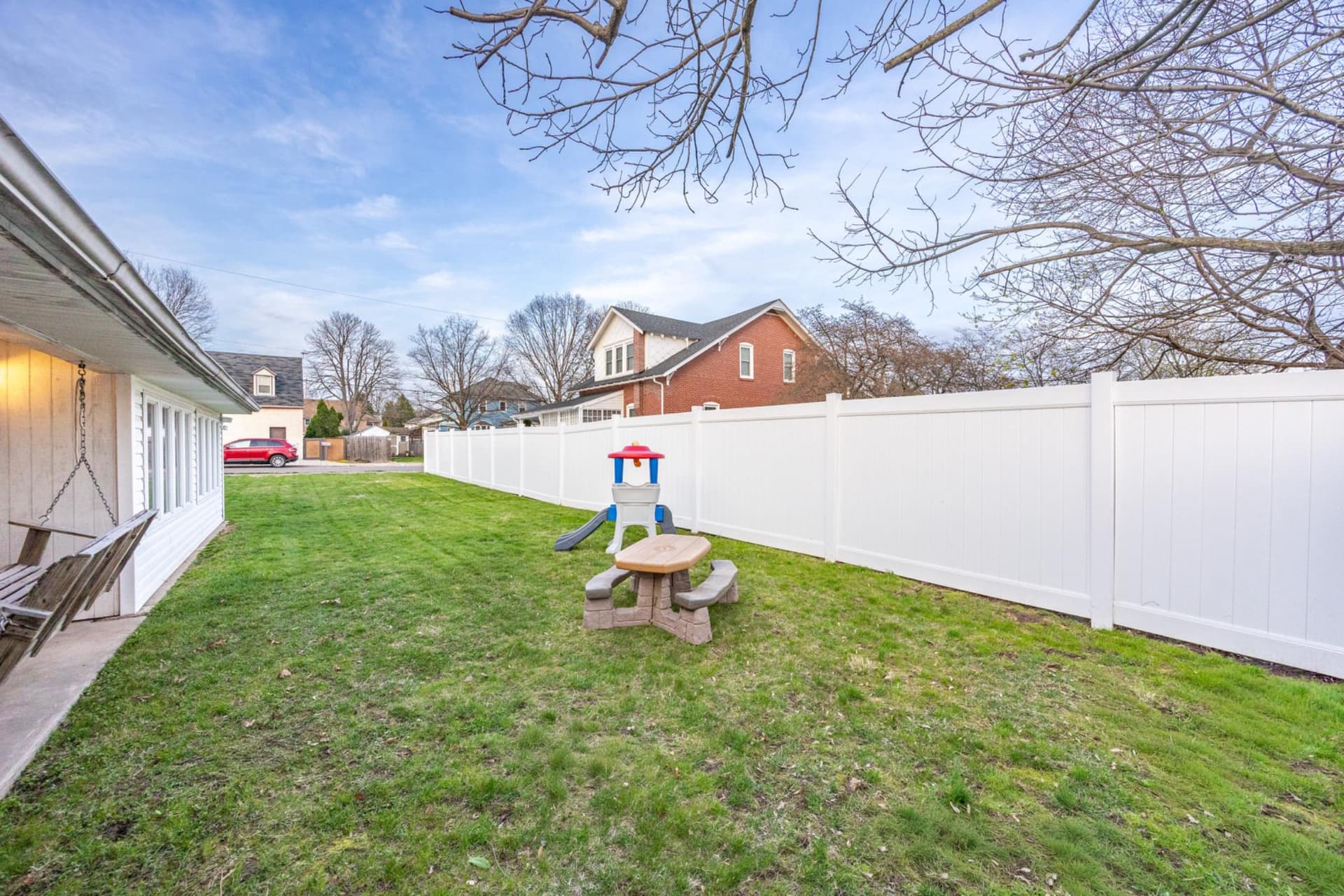 113 Linden Street photo 49