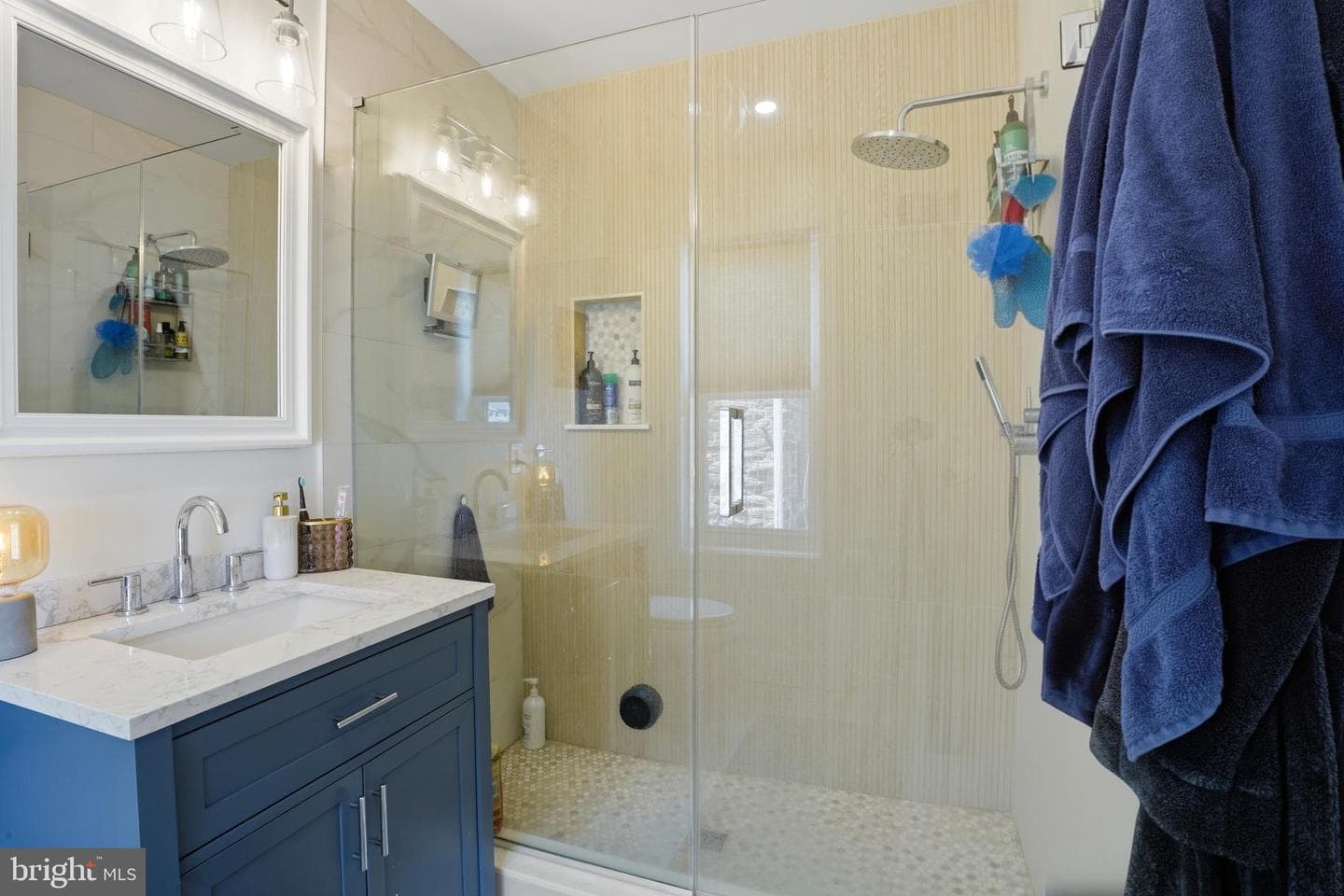 221 Ford Street photo 16