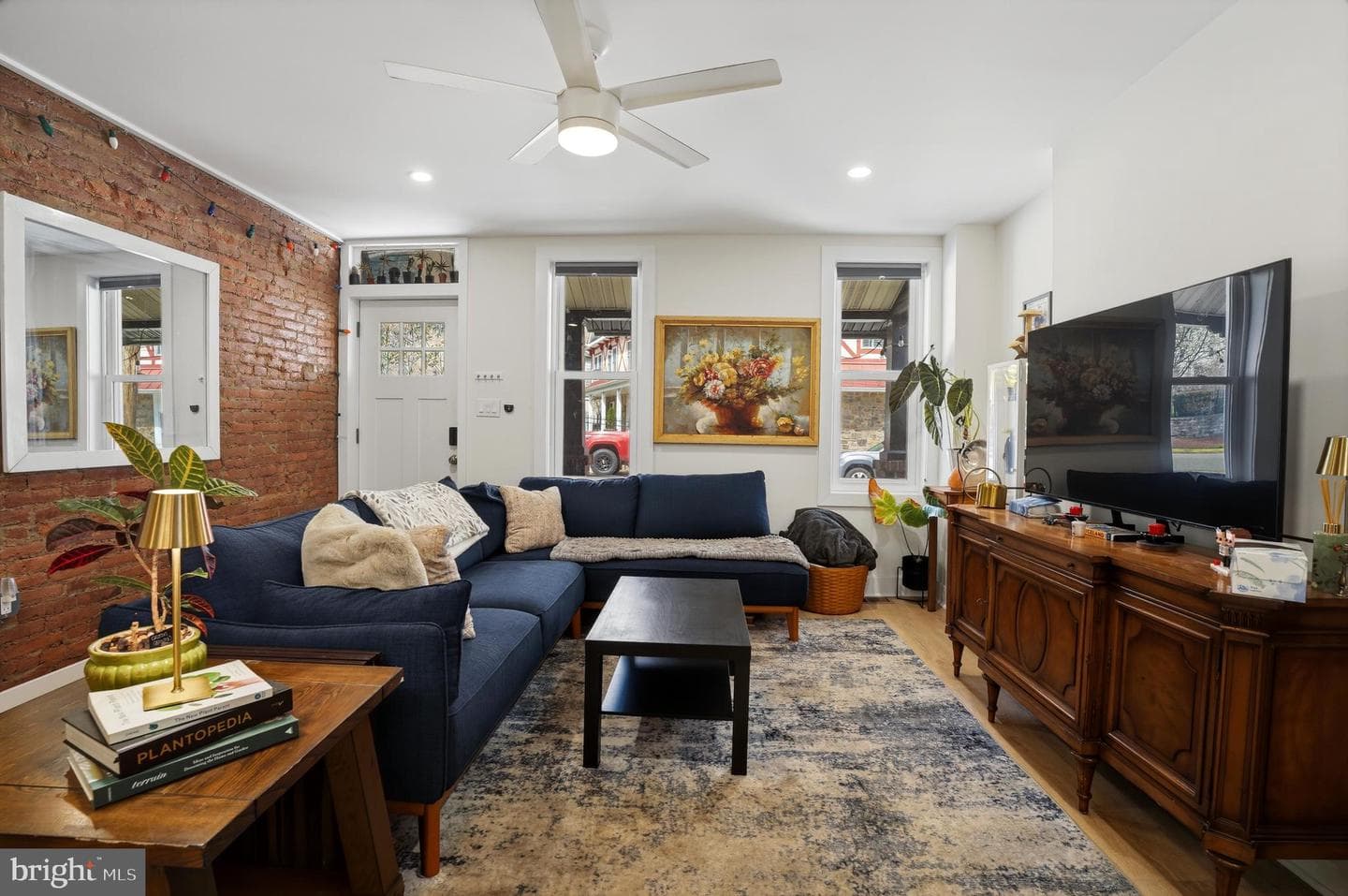 221 Ford Street photo 5