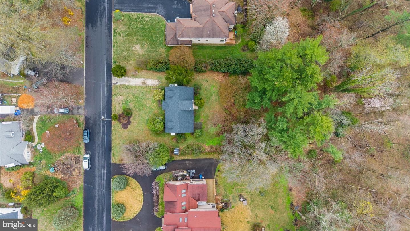 552 Woodward Drive photo 14