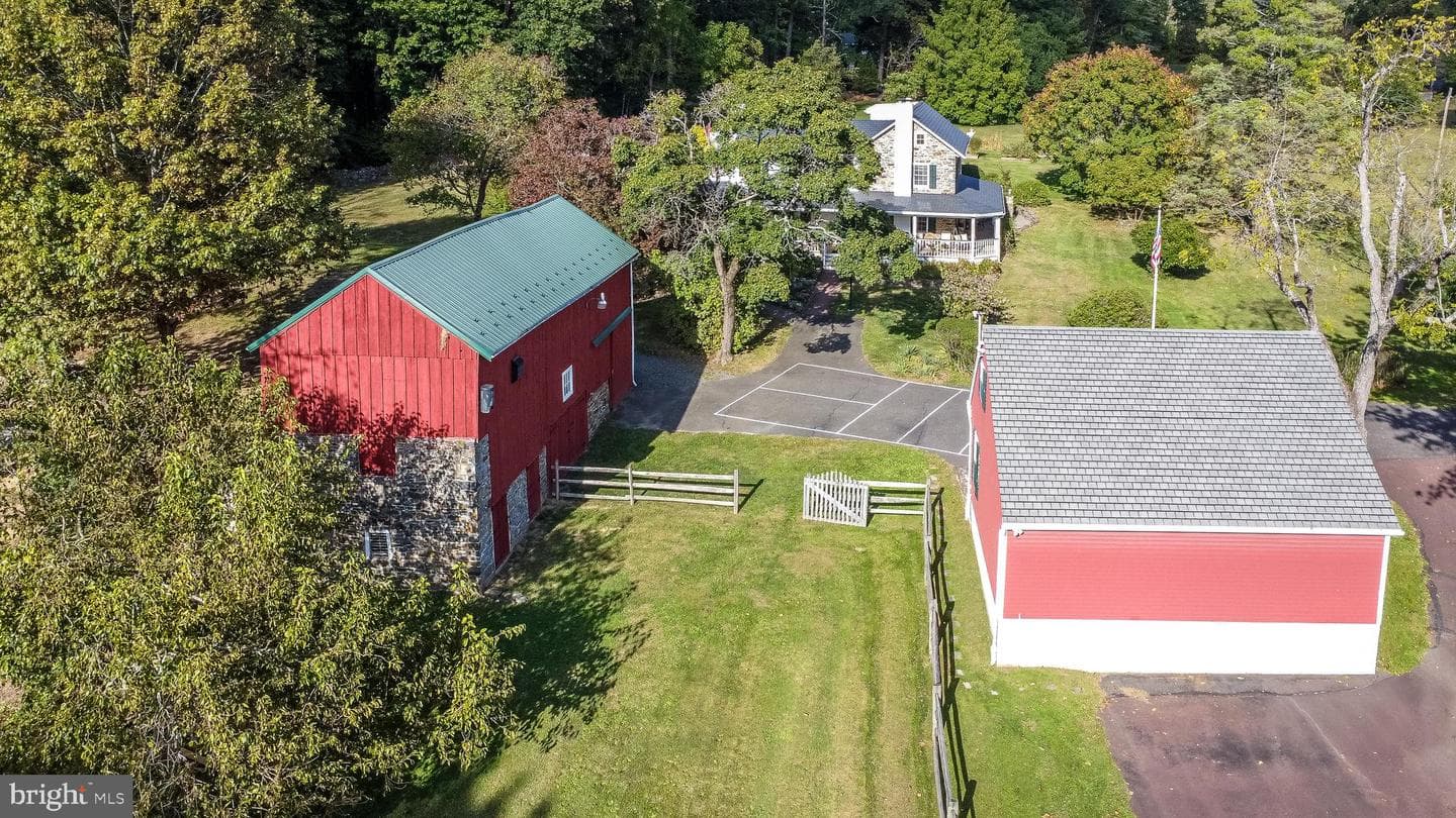 118 Wambold Road photo 101