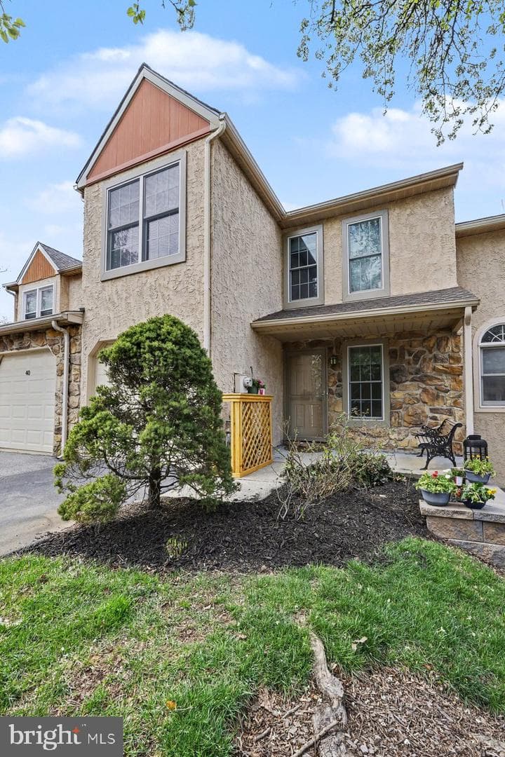 42 White Pine Court photo 4