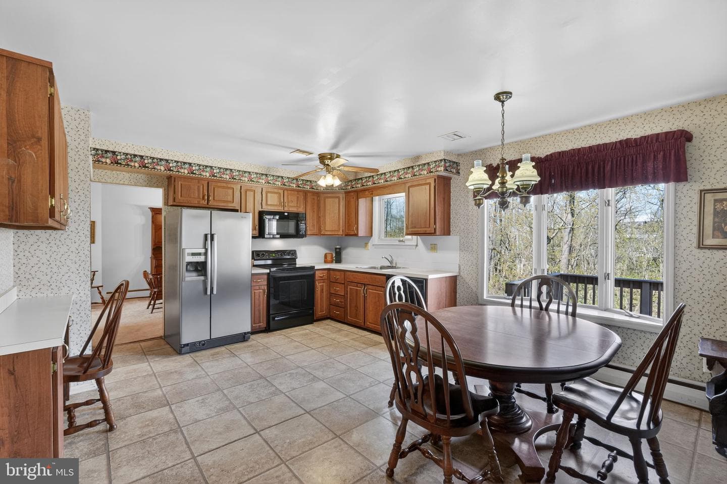 315 Thomas Drive photo 10