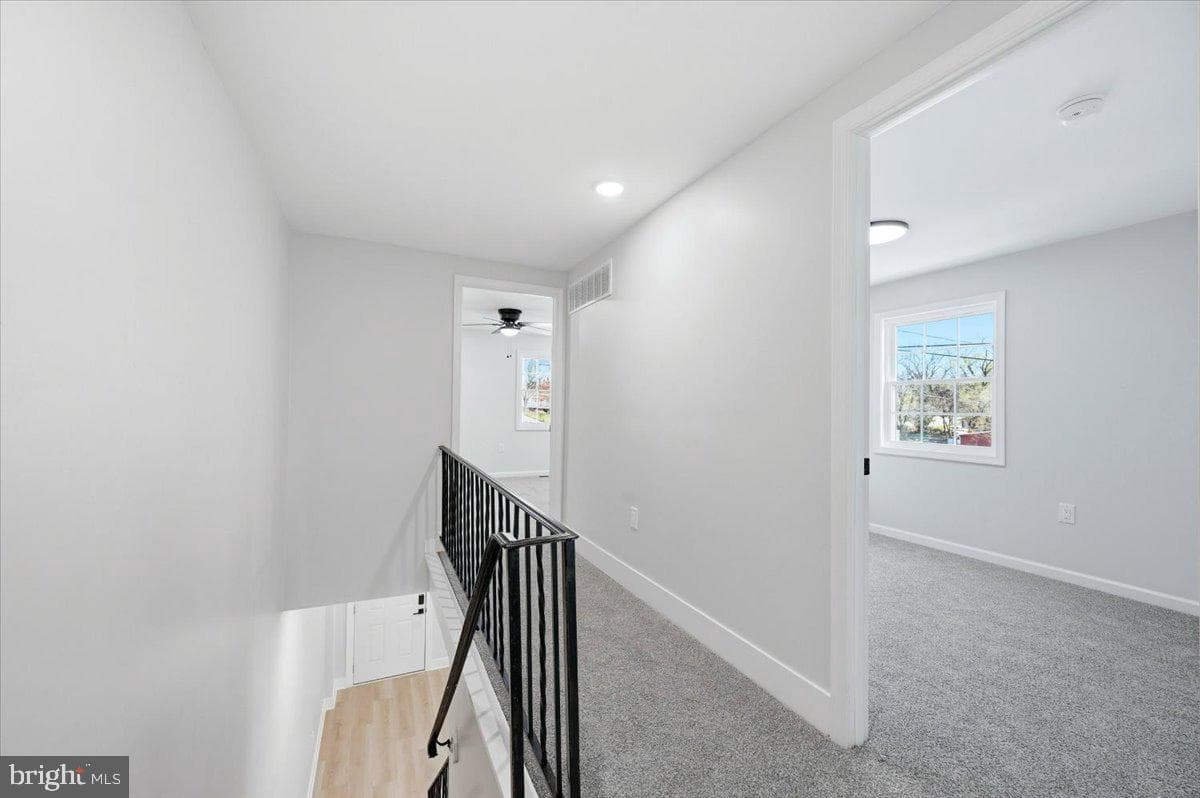582 Walnut Street photo 20