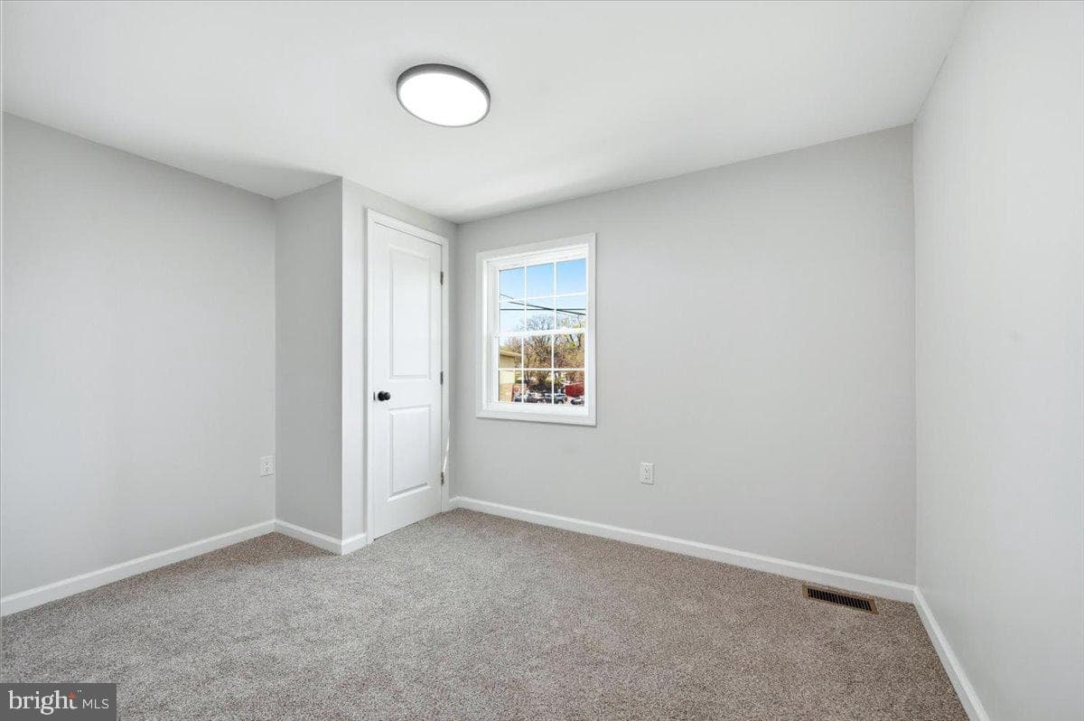 582 Walnut Street photo 27