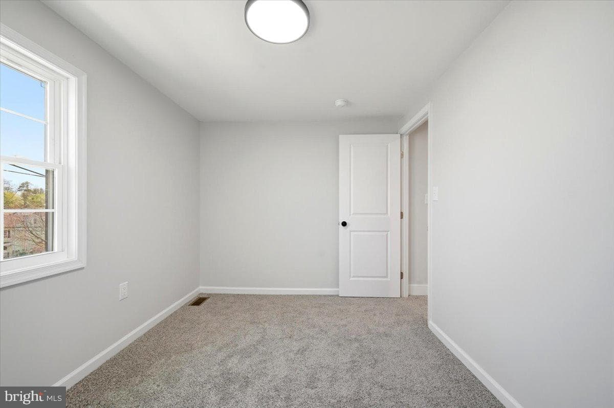 582 Walnut Street photo 29