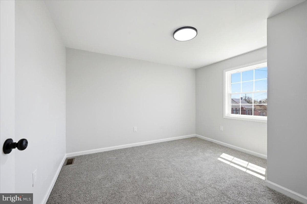 582 Walnut Street photo 30