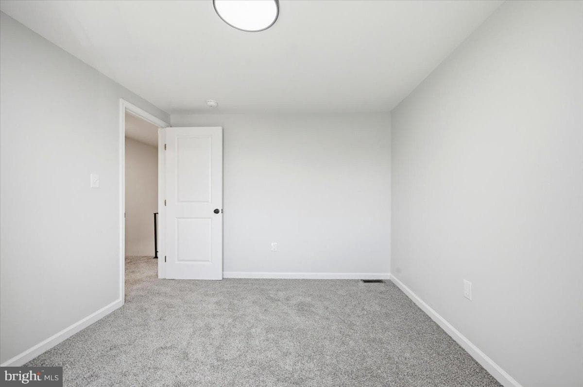582 Walnut Street photo 33