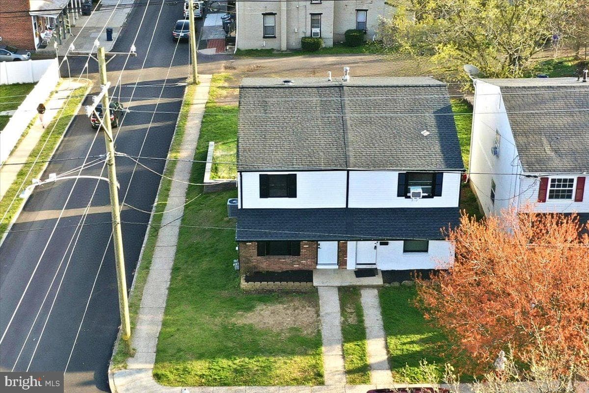 582 Walnut Street photo 36