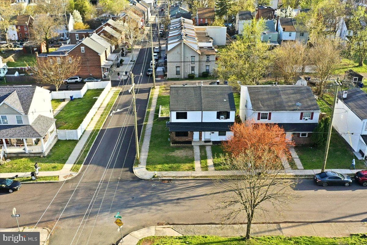 582 Walnut Street photo 42