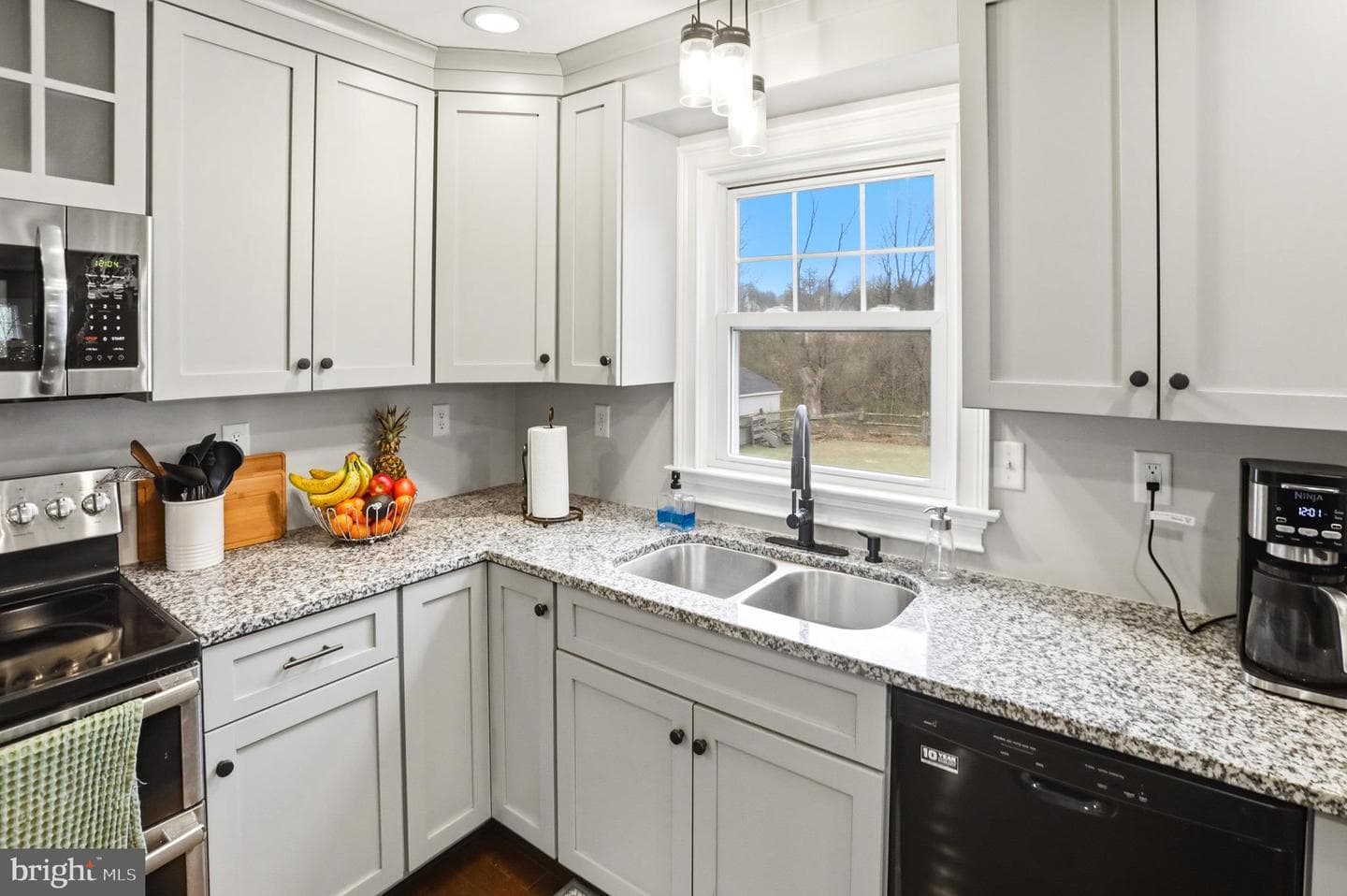 2306 Cassard Circle photo 10