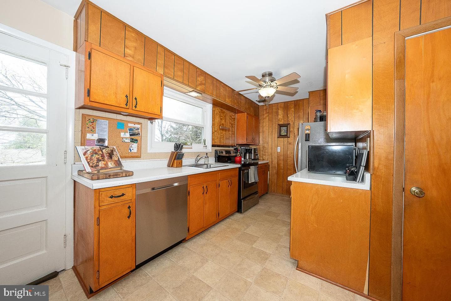 110 Monroe Road photo 12