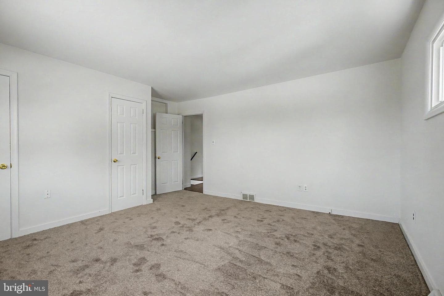 2832 Jefferson Avenue photo 19