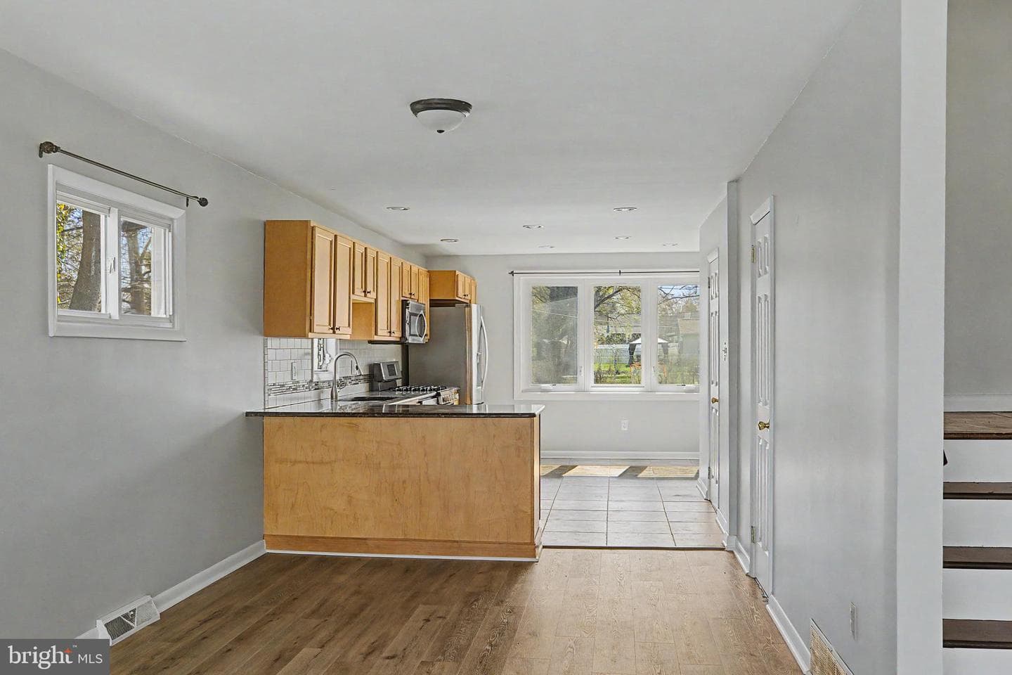 2832 Jefferson Avenue photo 7