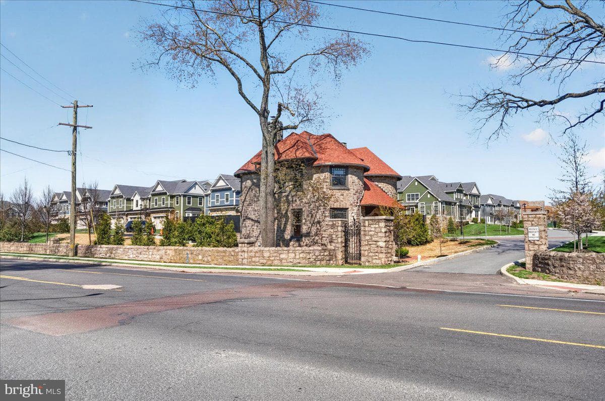 701 S Bethlehem Pike photo 39