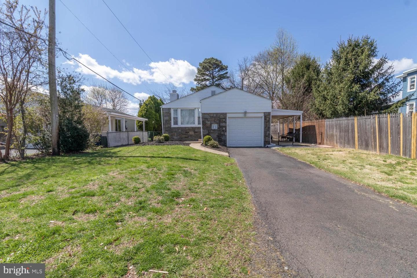 318 Shelmire Street photo 2
