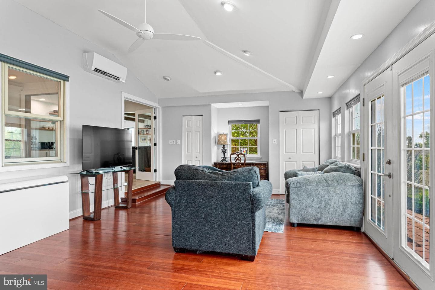 22 Russell Place photo 19