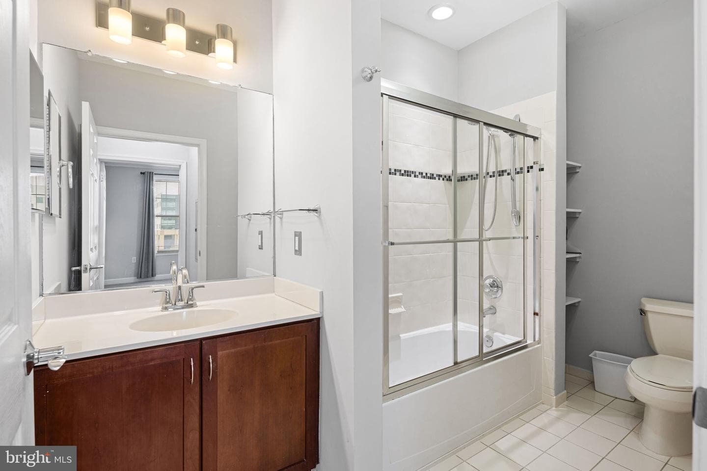 200 W Elm Street #1314 photo 17