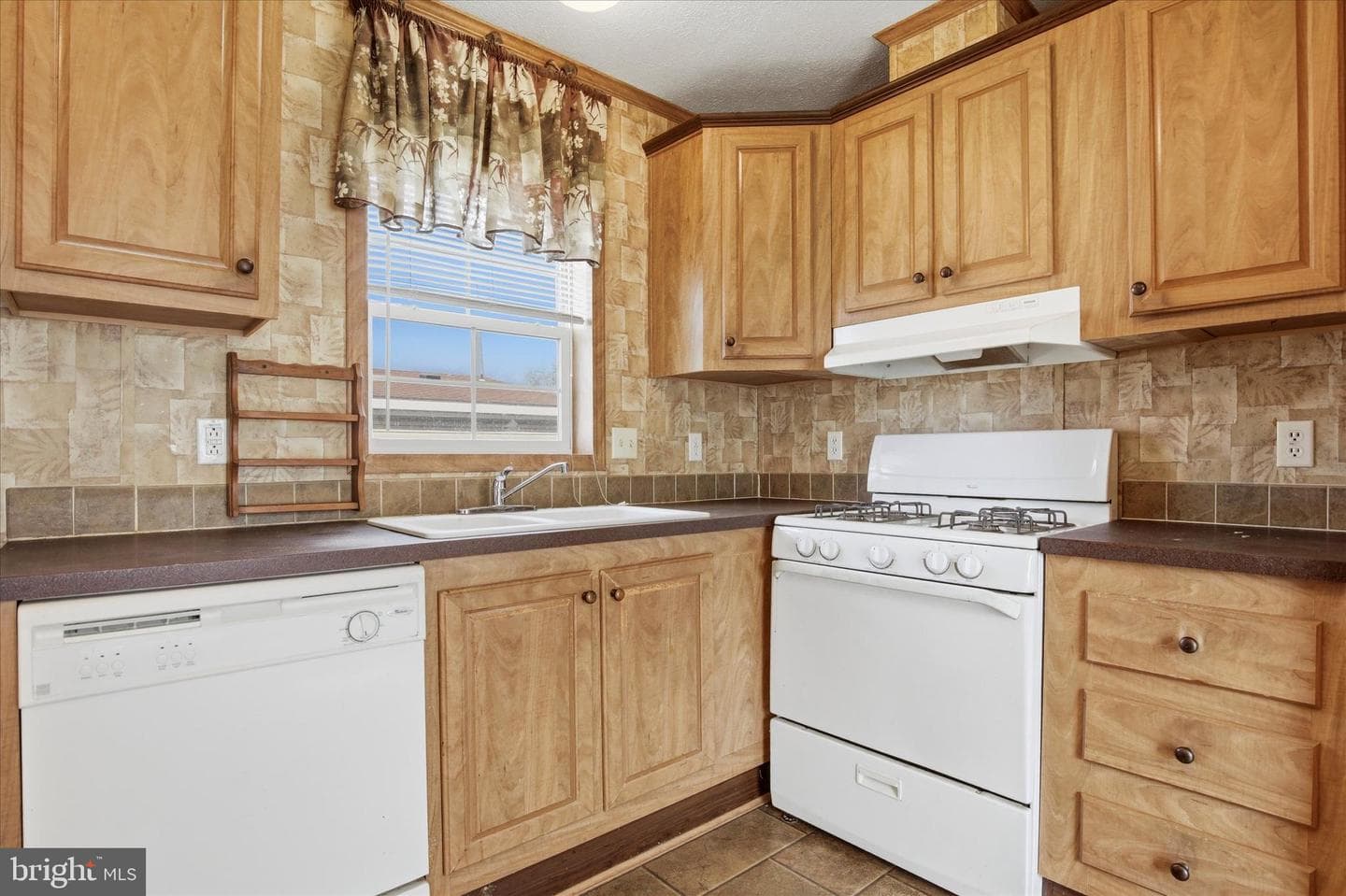 77 Ivy Circle photo 11