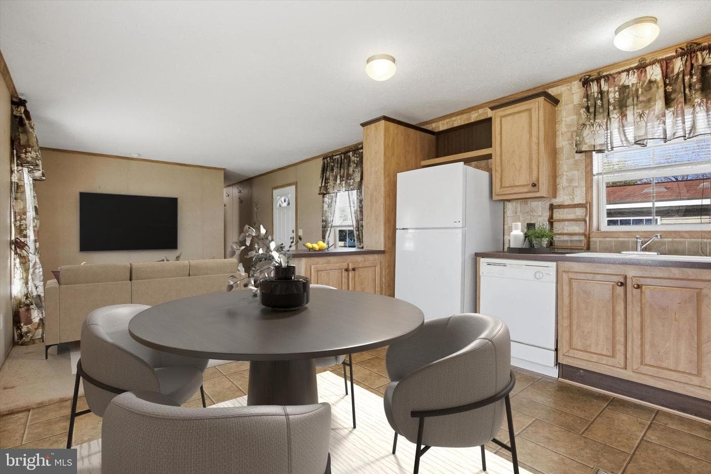 77 Ivy Circle photo 12