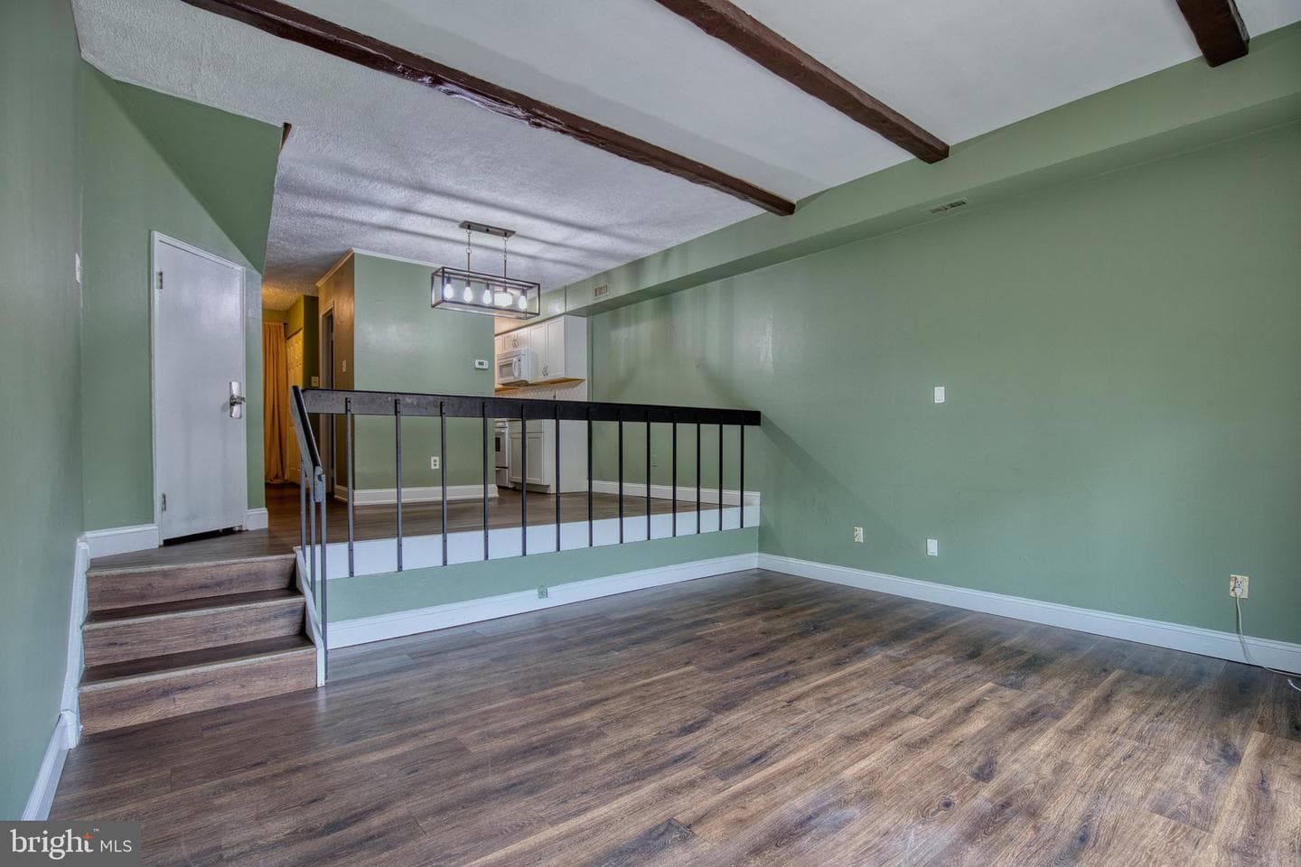 306 Centre Avenue photo 8