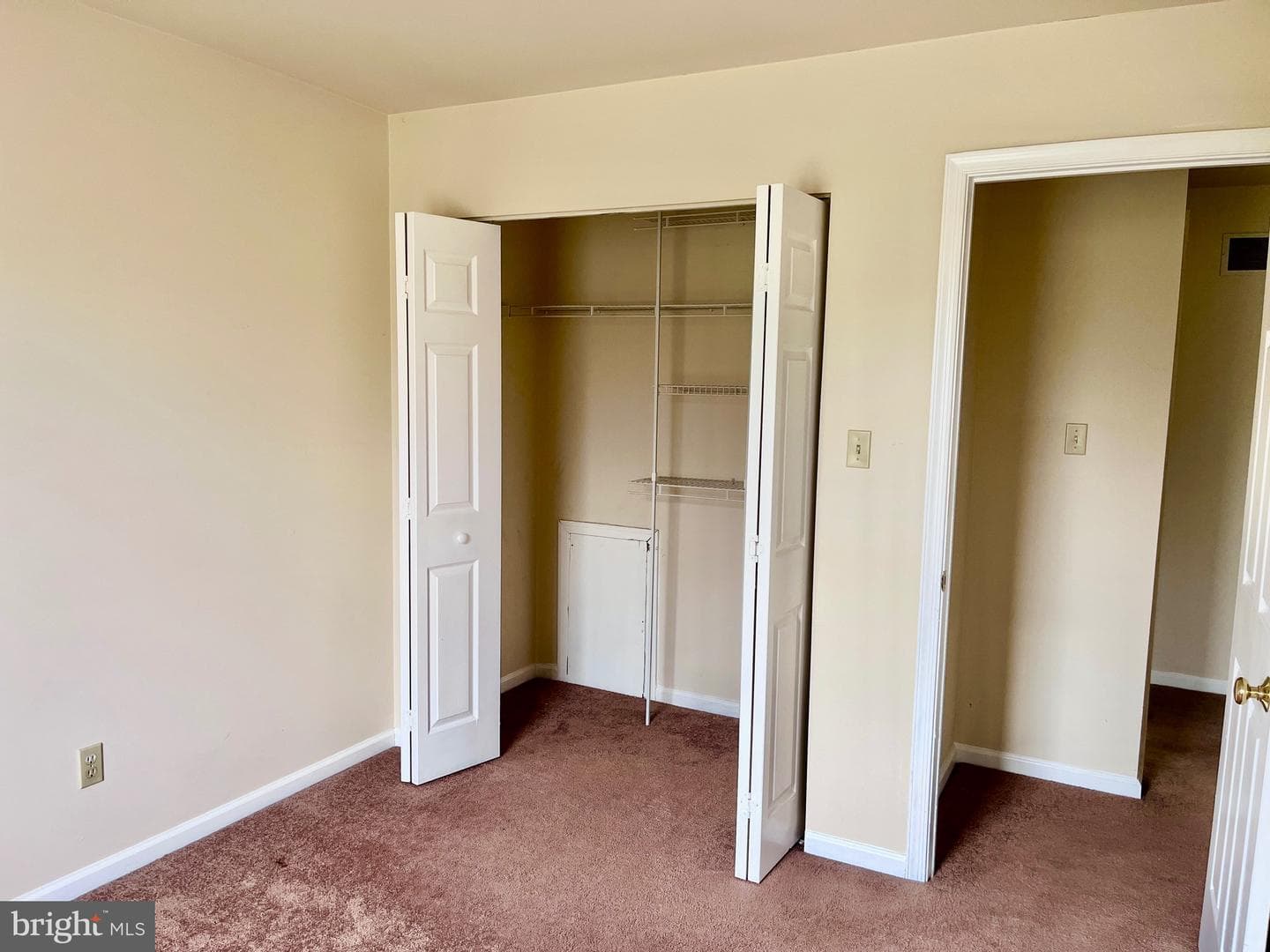 4253 Red Oak Court photo 24