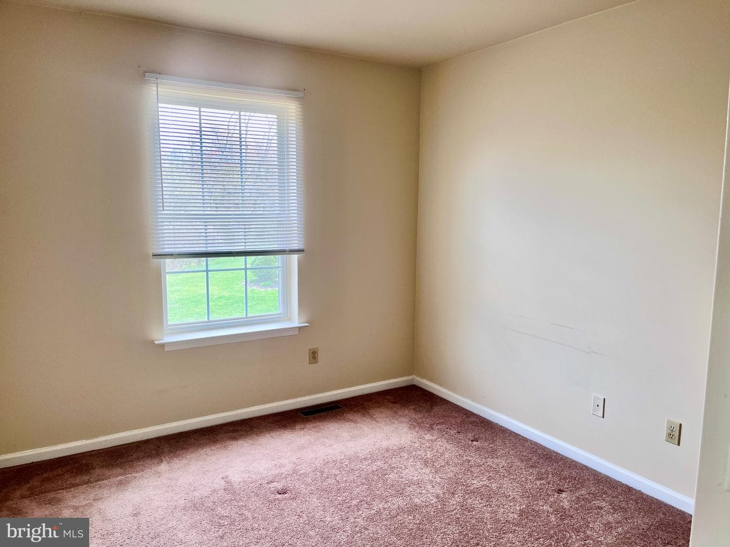 4253 Red Oak Court photo 25