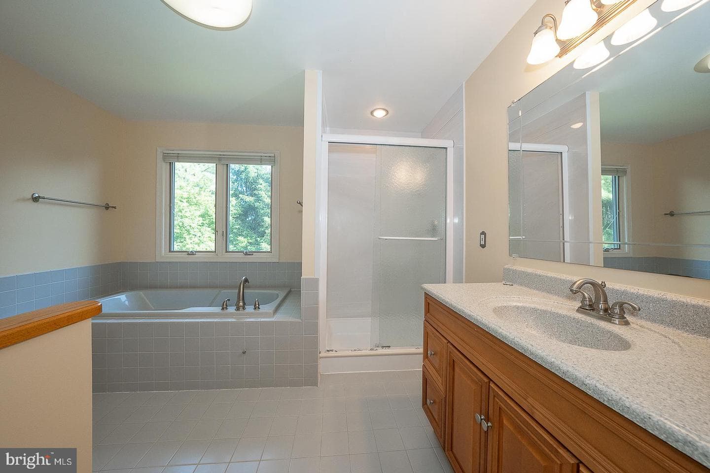 9315 Eagle View Drive photo 32