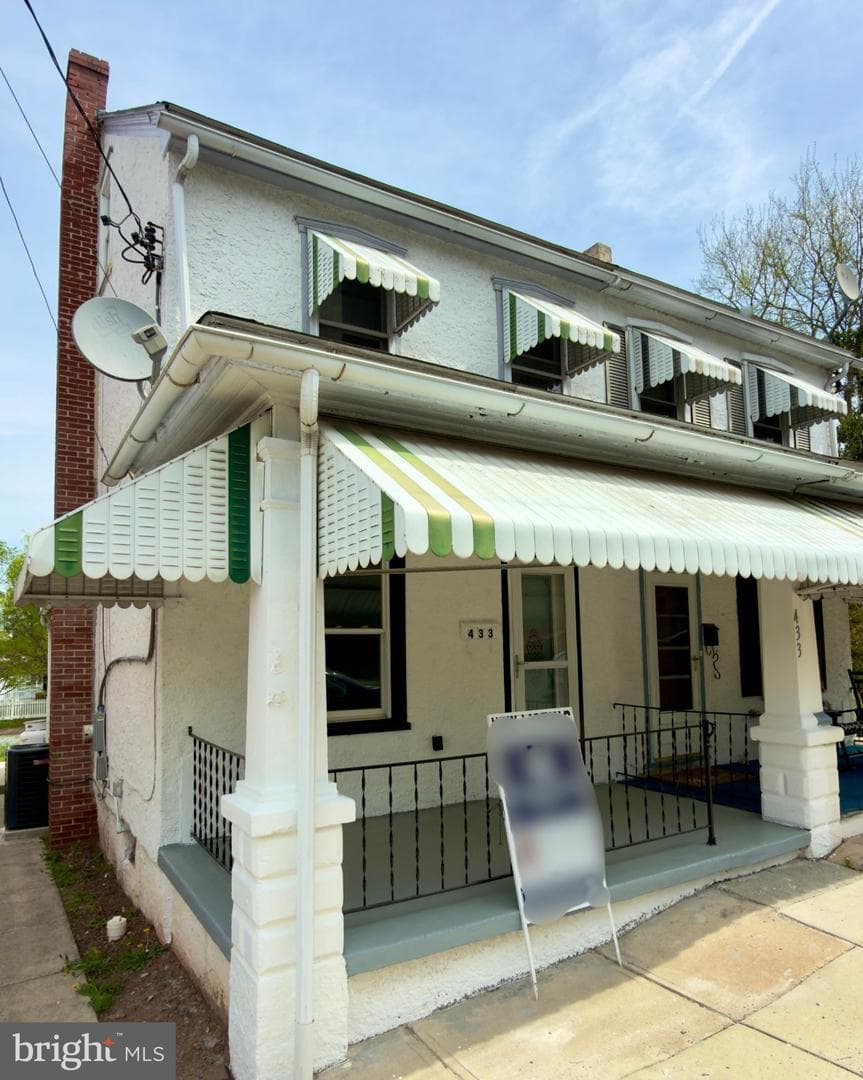 433 May Street photo 3
