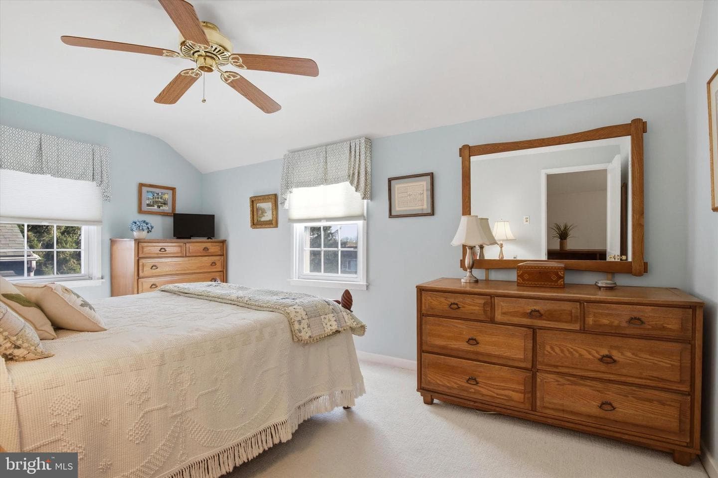 552 School House Lane photo 18
