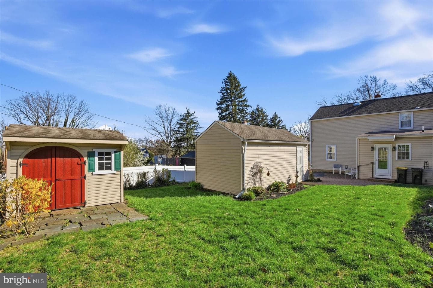 552 School House Lane photo 25